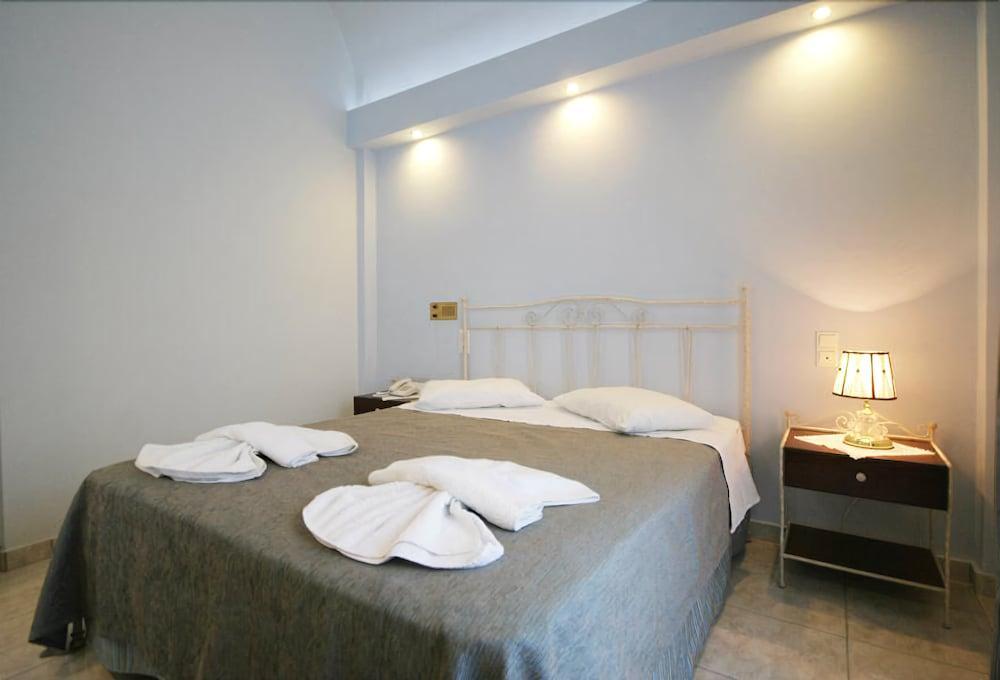 Preka Maria Aparthotel Kamári Buitenkant foto