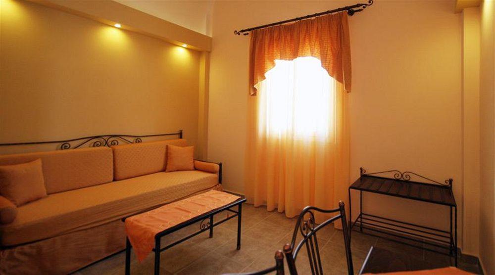 Preka Maria Aparthotel Kamári Buitenkant foto