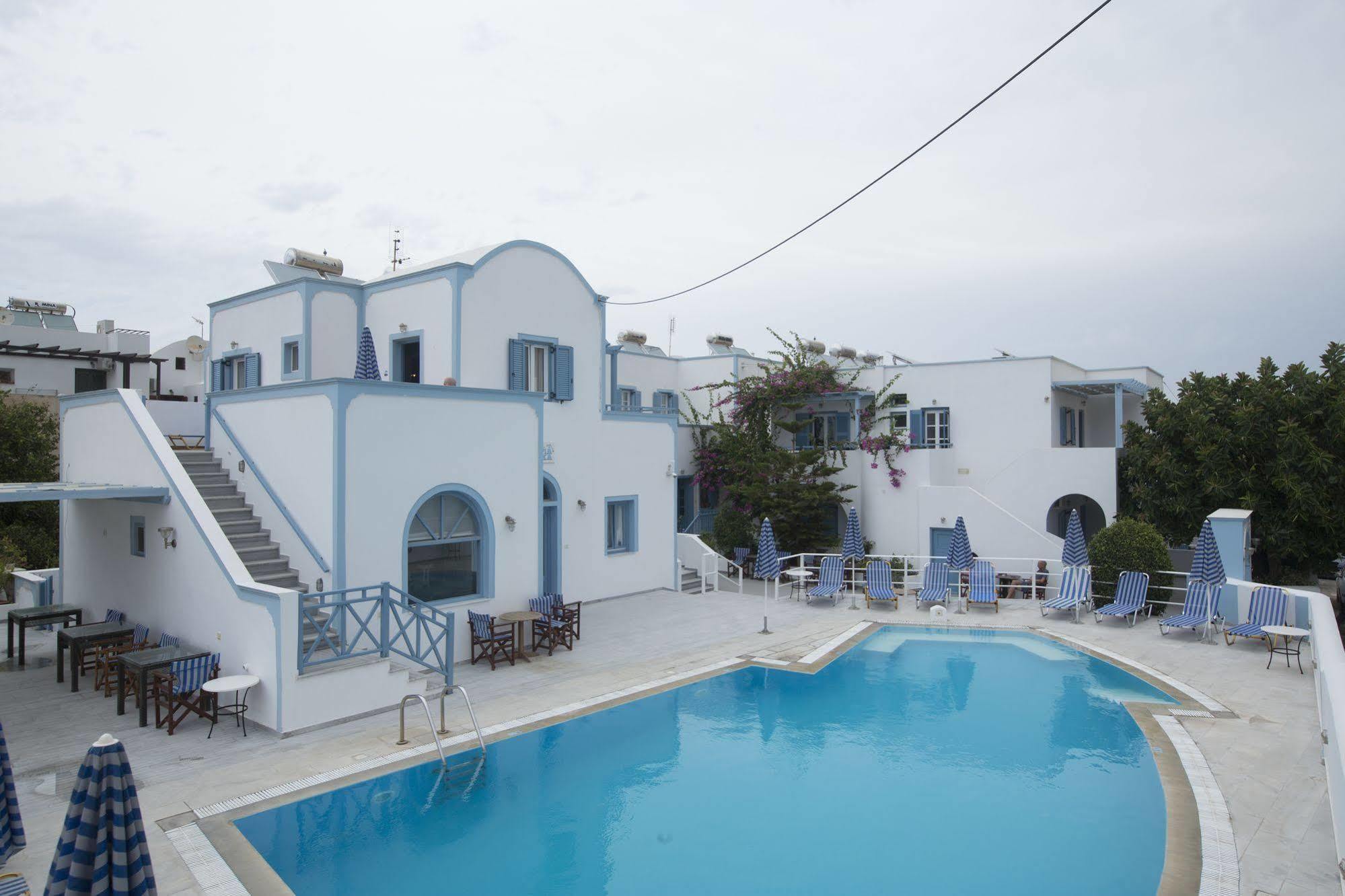 Preka Maria Aparthotel Kamári Buitenkant foto