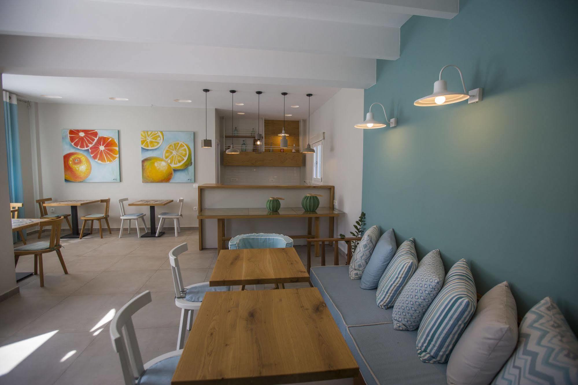 Preka Maria Aparthotel Kamári Buitenkant foto